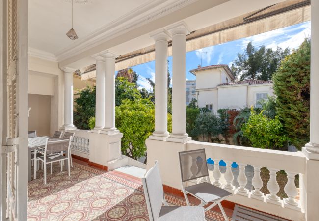 Villa in Nice - Stylish Art Deco villa, 4 Bdrs, Swimming Pool and Garage Villa in Nice - Stylish Art Deco villa, 4 Bdrs, Swimming Pool and Garage