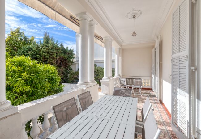 Villa in Nice - Stylish Art Deco villa, 4 Bdrs, Swimming Pool and Garage Villa in Nice - Stylish Art Deco villa, 4 Bdrs, Swimming Pool and Garage