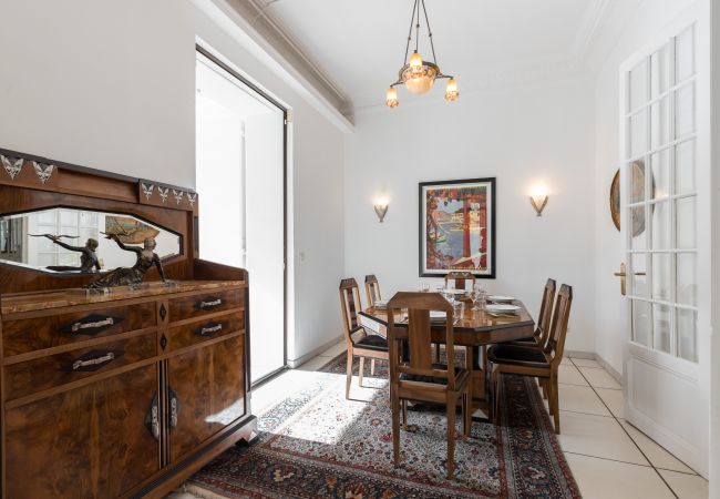 Villa in Nice - Stylish Art Deco villa, 4 Bdrs, Swimming Pool and Garage Villa in Nice - Stylish Art Deco villa, 4 Bdrs, Swimming Pool and Garage