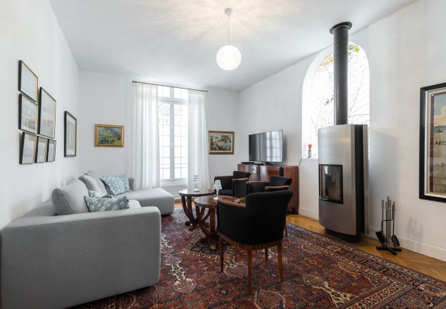Villa in Nice - Stylish Art Deco villa, 4 Bdrs, Swimming Pool and Garage Villa in Nice - Stylish Art Deco villa, 4 Bdrs, Swimming Pool and Garage