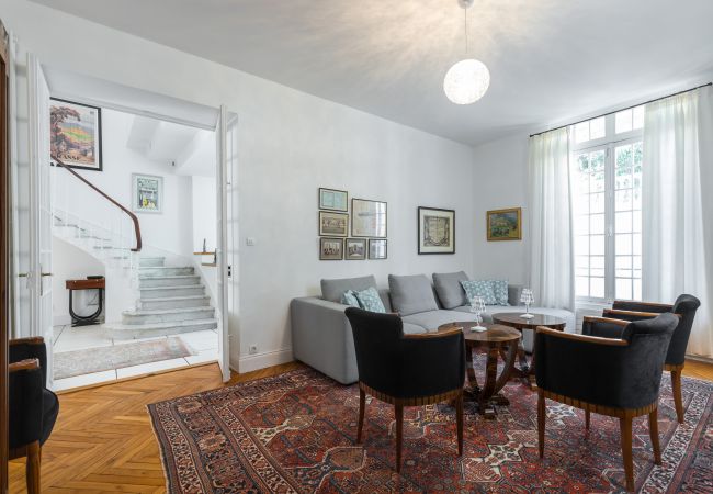 Villa in Nice - Stylish Art Deco villa, 4 Bdrs, Swimming Pool and Garage Villa in Nice - Stylish Art Deco villa, 4 Bdrs, Swimming Pool and Garage
