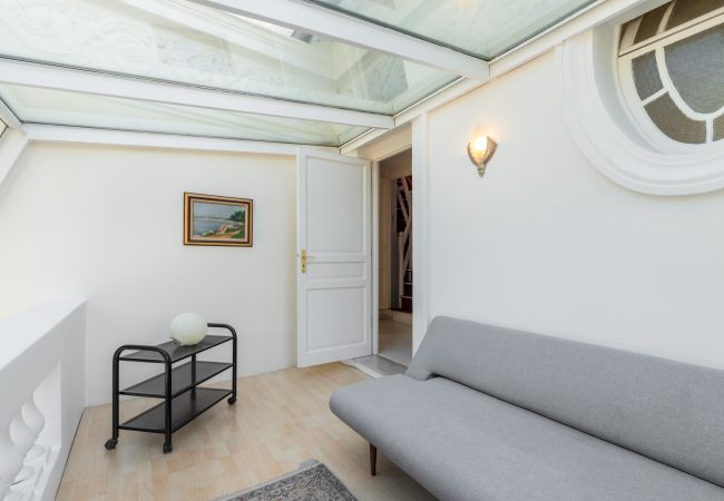 Villa in Nice - Stylish Art Deco villa, 4 Bdrs, Swimming Pool and Garage Villa in Nice - Stylish Art Deco villa, 4 Bdrs, Swimming Pool and Garage