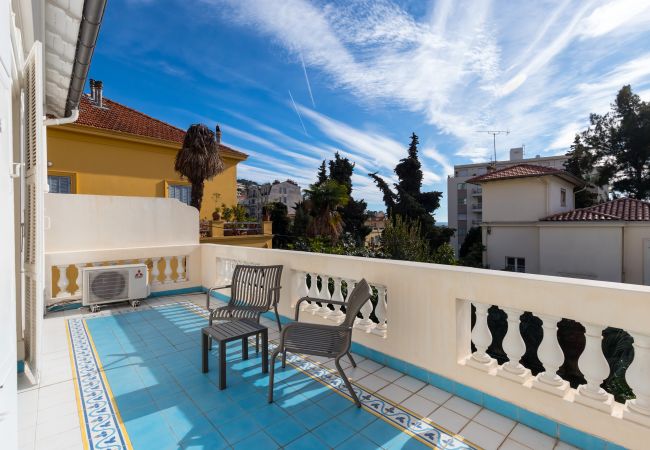Villa in Nice - Stylish Art Deco villa, 4 Bdrs, Swimming Pool and Garage Villa in Nice - Stylish Art Deco villa, 4 Bdrs, Swimming Pool and Garage