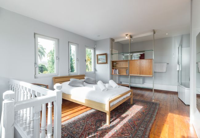 Villa in Nice - Stylish Art Deco villa, 4 Bdrs, Swimming Pool and Garage Villa in Nice - Stylish Art Deco villa, 4 Bdrs, Swimming Pool and Garage