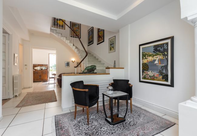 Villa in Nice - Stylish Art Deco villa, 4 Bdrs, Swimming Pool and Garage Villa in Nice - Stylish Art Deco villa, 4 Bdrs, Swimming Pool and Garage