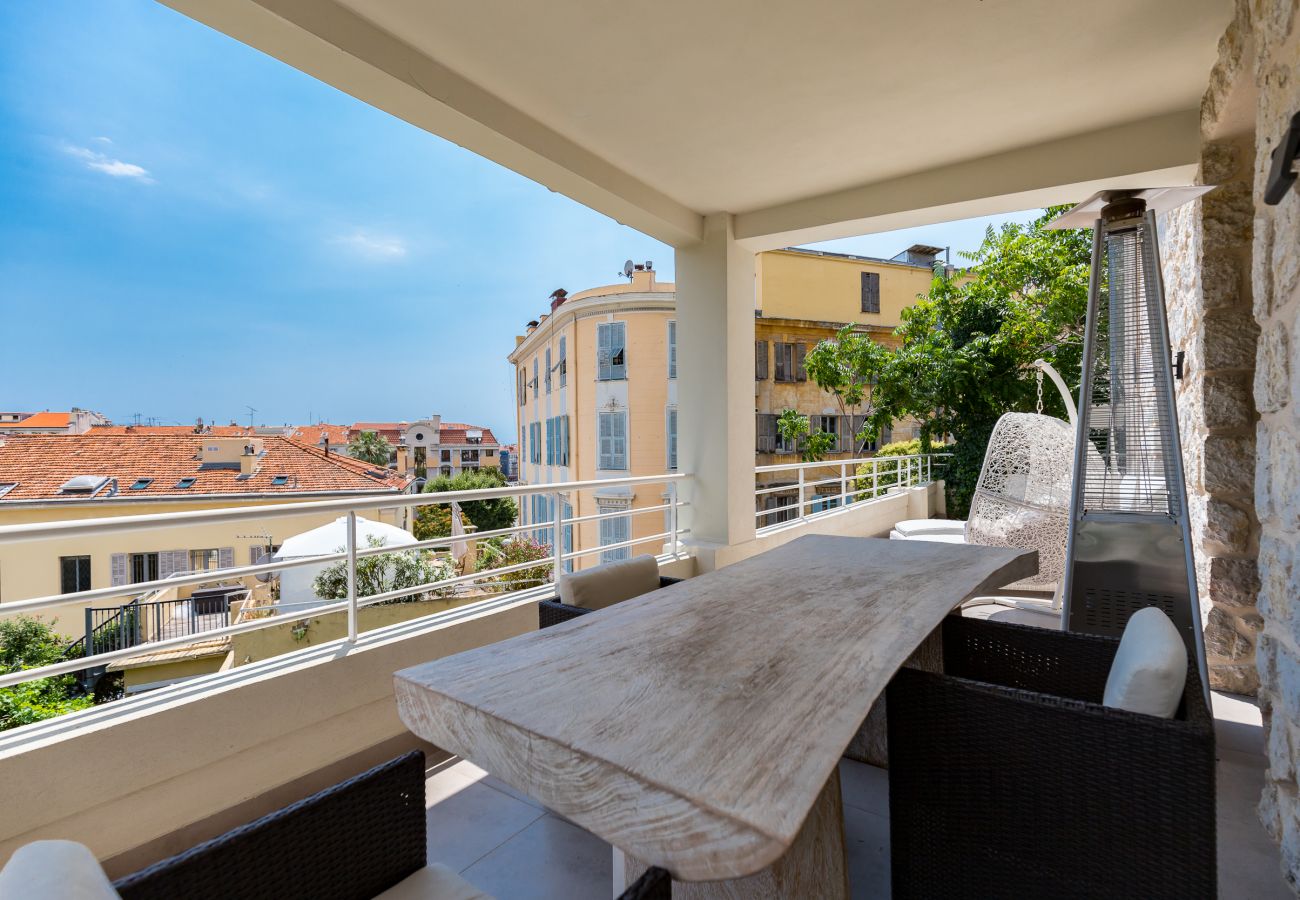 Apartment in Nice - Spacious & Standing 3 Bdrs - Large terrace