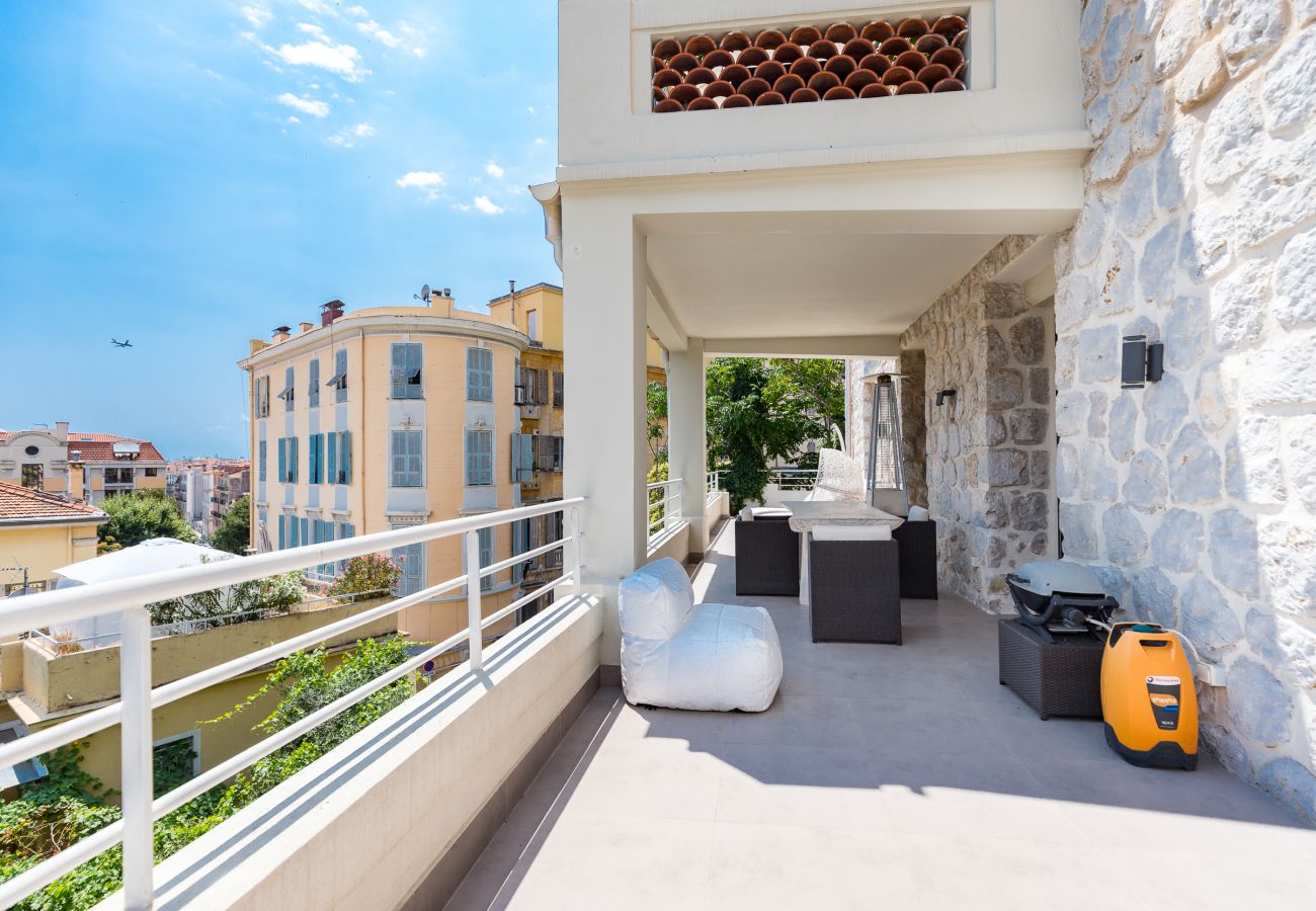 Apartment in Nice - Spacious & Standing 3 Bdrs - Large terrace