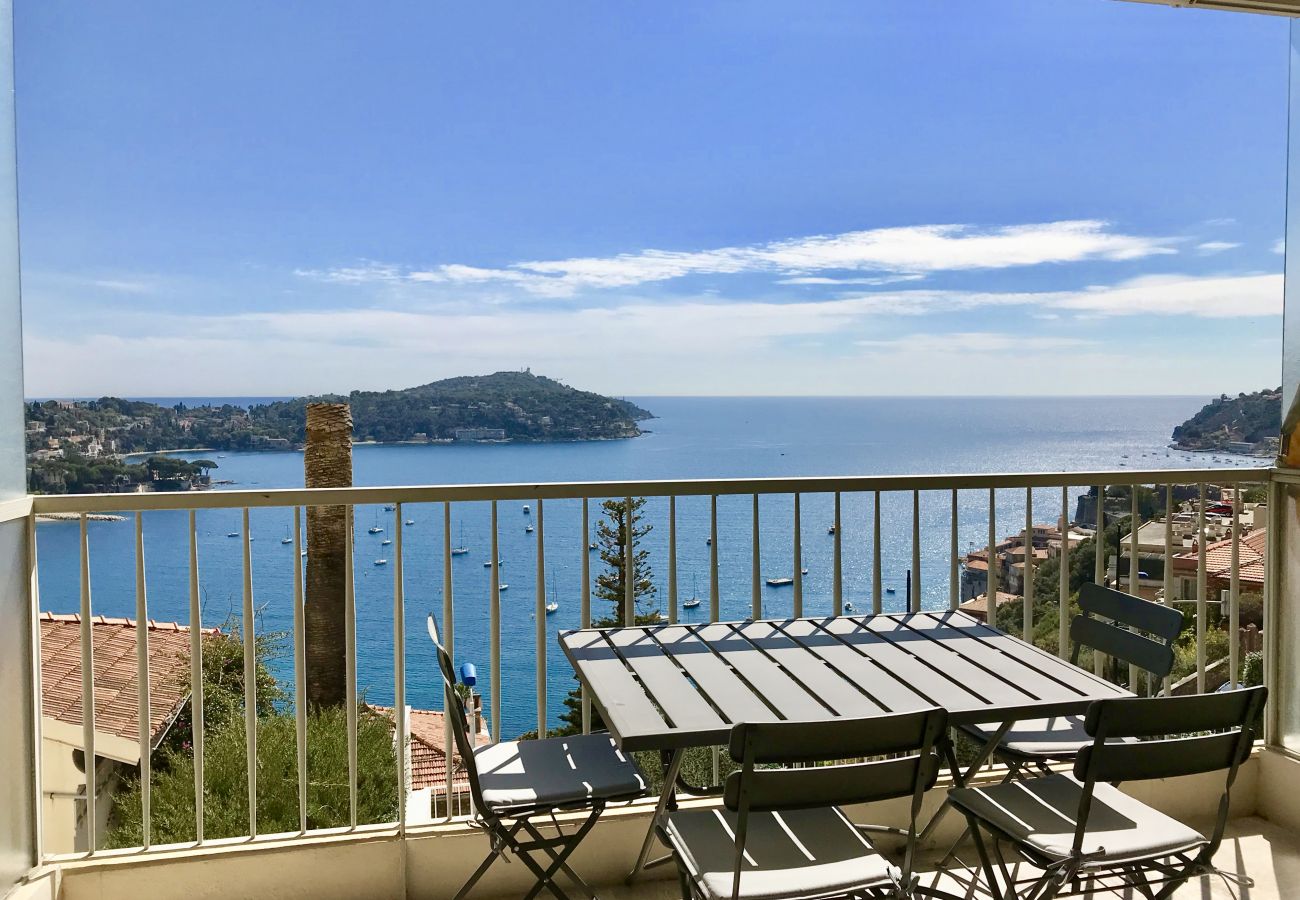 Apartment in Villefranche-sur-Mer - Amazing Sea View 2 Bdrs - Swimming Pool & Garage