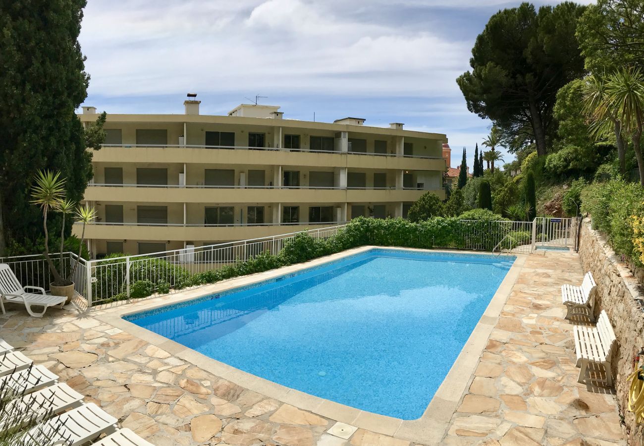 Apartment in Villefranche-sur-Mer - Amazing Sea View 2 Bdrs - Swimming Pool & Garage