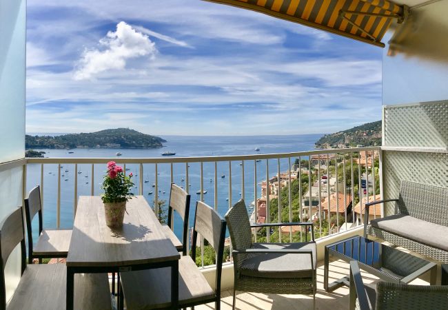  in Villefranche-sur-Mer - Awesome Sea View 1 Bdr Swimming pool & Garage