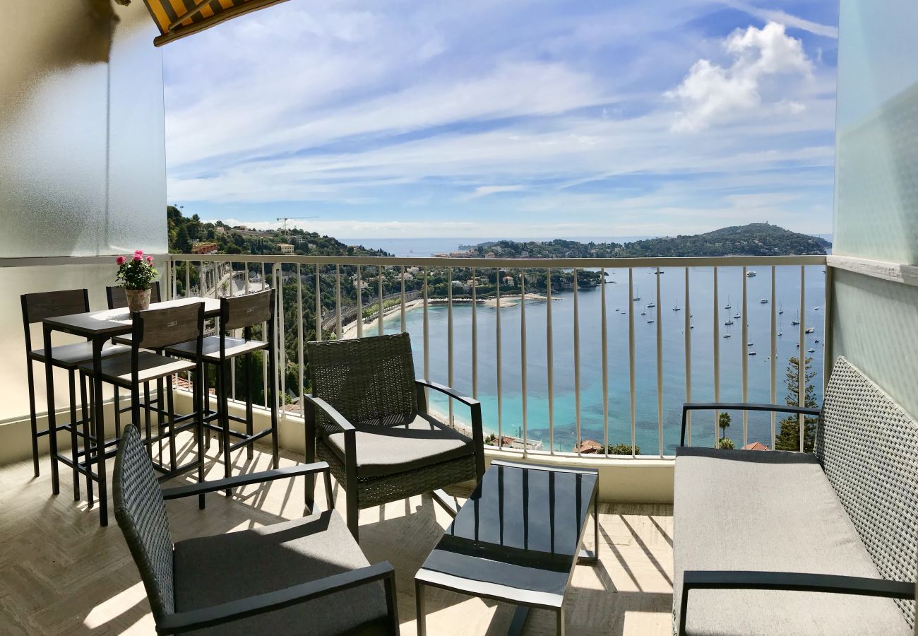 Apartment in Villefranche-sur-Mer - Awesome Sea View 1 Bdr Swimming pool & Garage