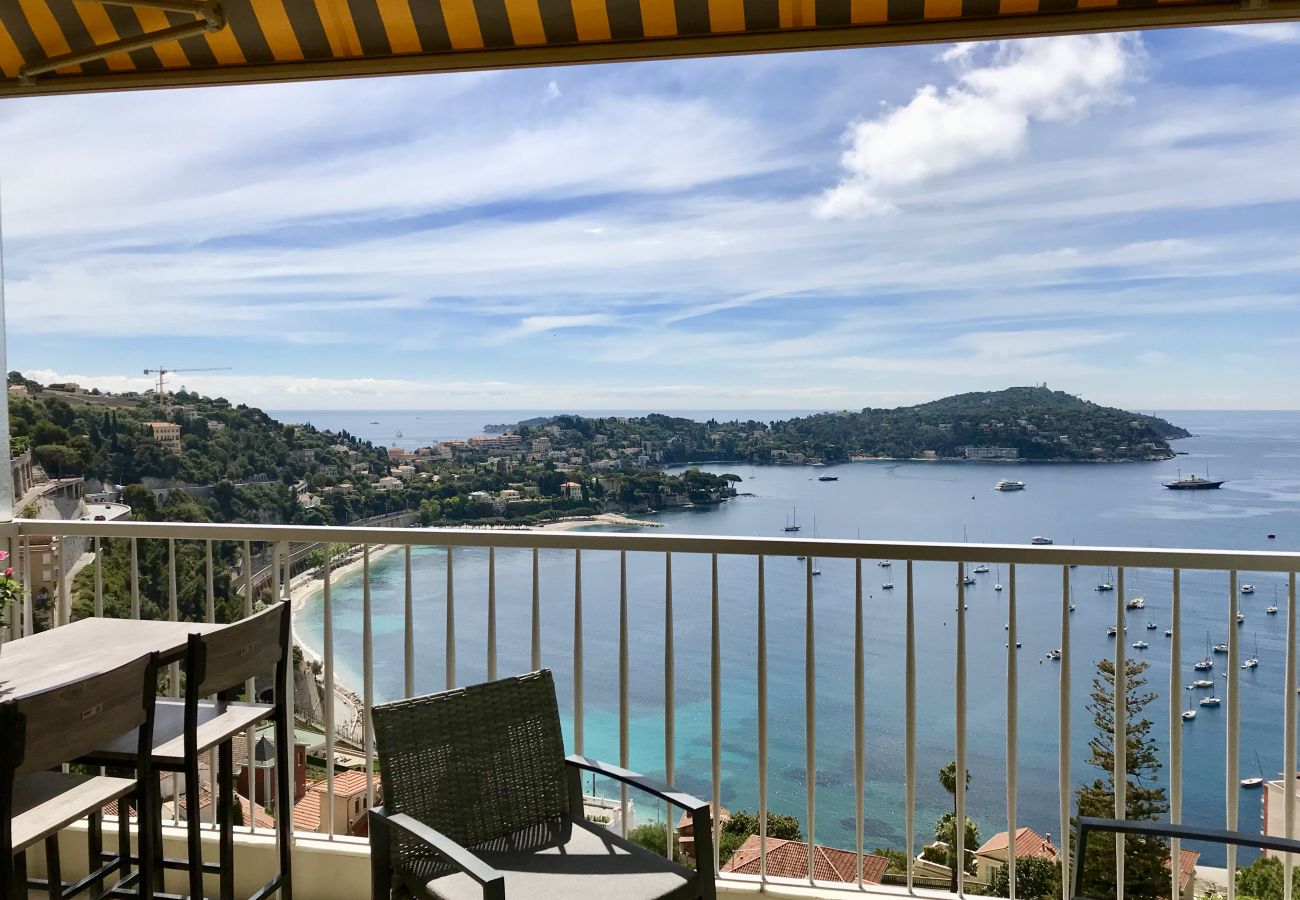 Apartment in Villefranche-sur-Mer - Awesome Sea View 1 Bdr Swimming pool & Garage