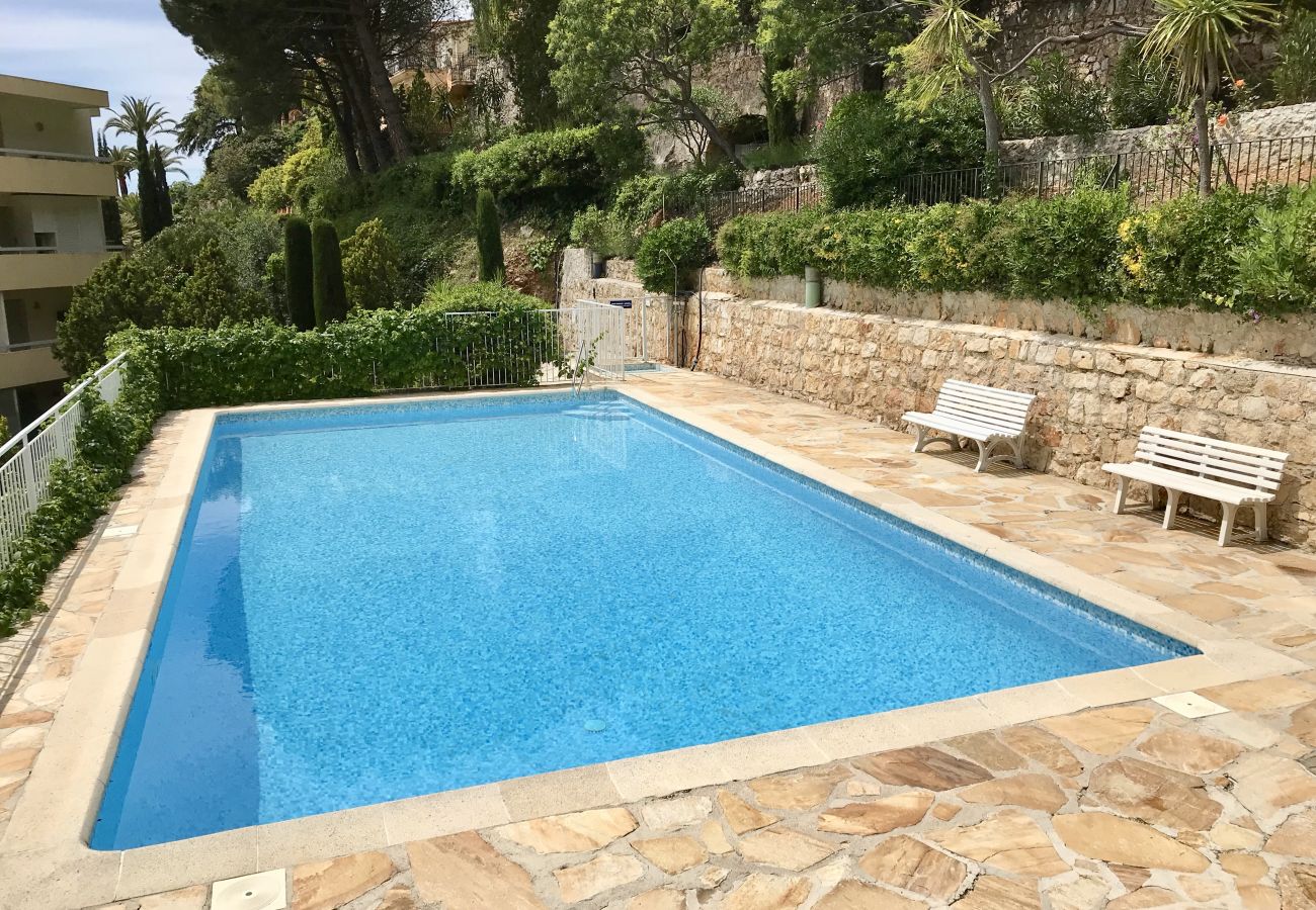 Apartment in Villefranche-sur-Mer - Awesome Sea View 1 Bdr Swimming pool & Garage