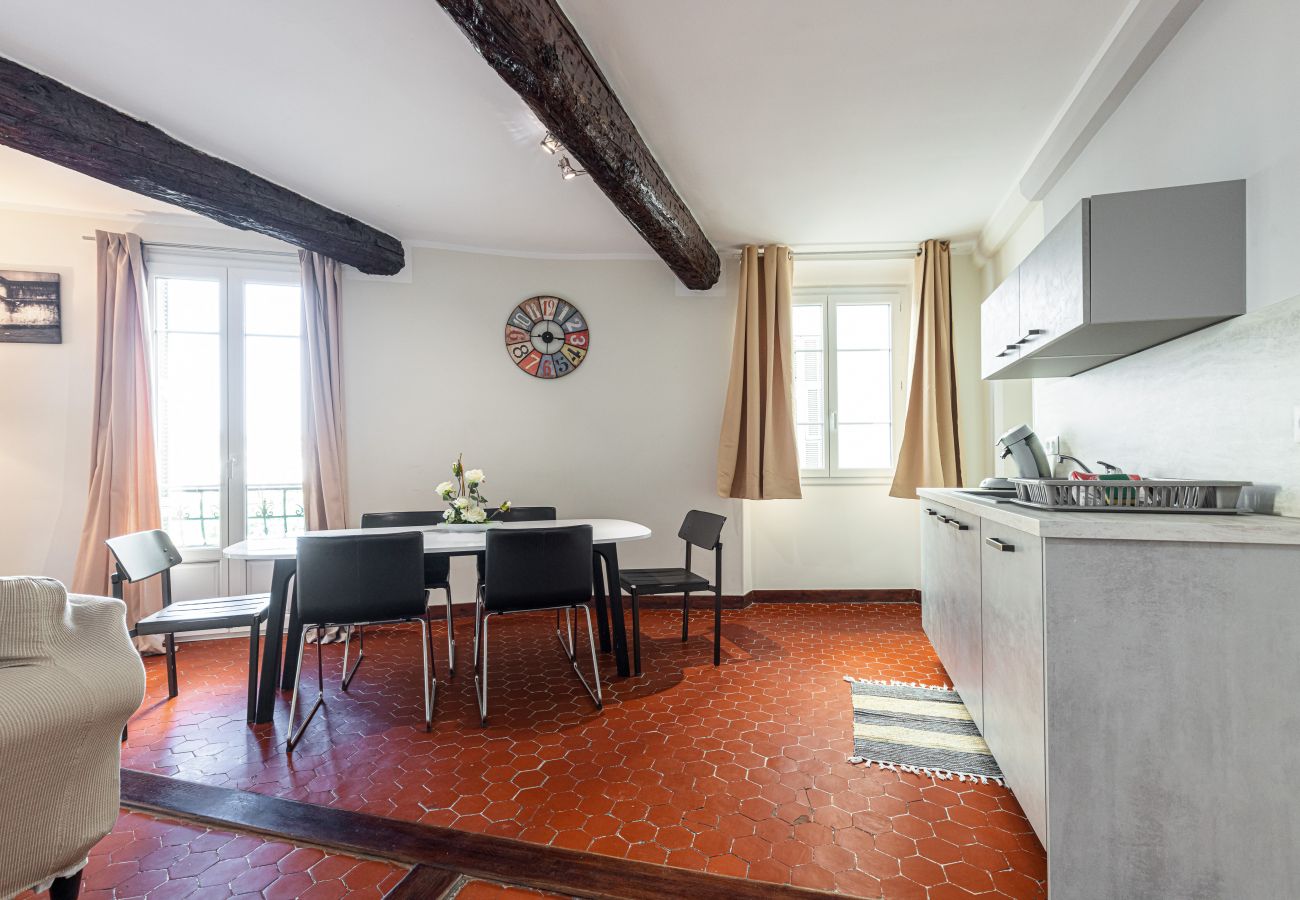 Apartment in Nice - Spacious 3 Bdr in the Old Town - AC