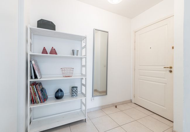 Apartment in Nice - Quiet 1 Bdr between Port & Garibaldi Square Apartment in Nice - Quiet 1 Bdr between Port & Garibaldi Square