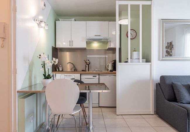 Apartment in Nice - Quiet 1 Bdr between Port & Garibaldi Square Apartment in Nice - Quiet 1 Bdr between Port & Garibaldi Square