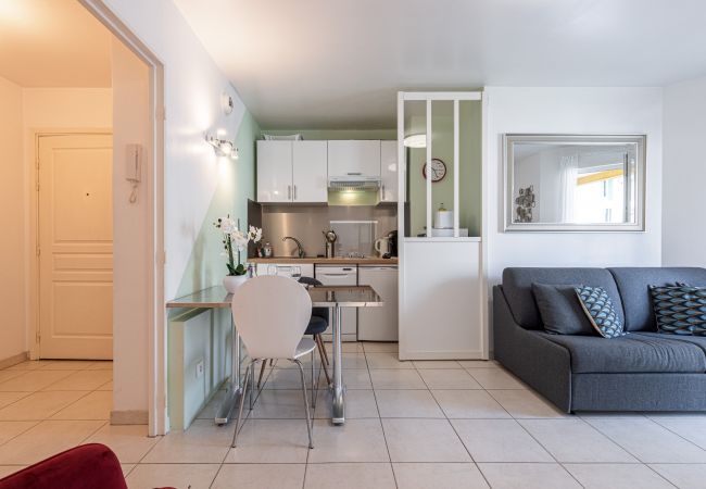 Apartment in Nice - Quiet 1 Bdr between Port & Garibaldi Square Apartment in Nice - Quiet 1 Bdr between Port & Garibaldi Square