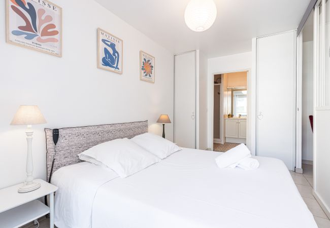 Apartment in Nice - Quiet 1 Bdr between Port & Garibaldi Square Apartment in Nice - Quiet 1 Bdr between Port & Garibaldi Square