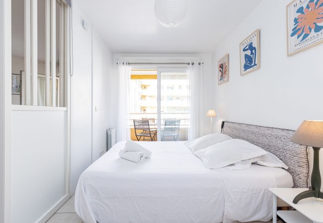 Apartment in Nice - Quiet 1 Bdr between Port & Garibaldi Square Apartment in Nice - Quiet 1 Bdr between Port & Garibaldi Square