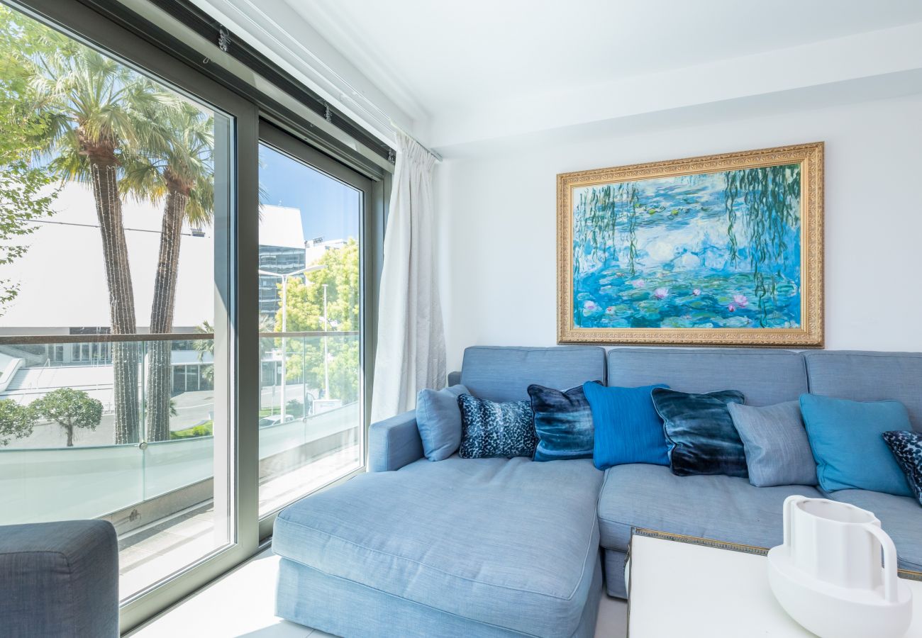 Apartment in Cannes - Large 2 Bdrs in front of the Famous Red Carpet