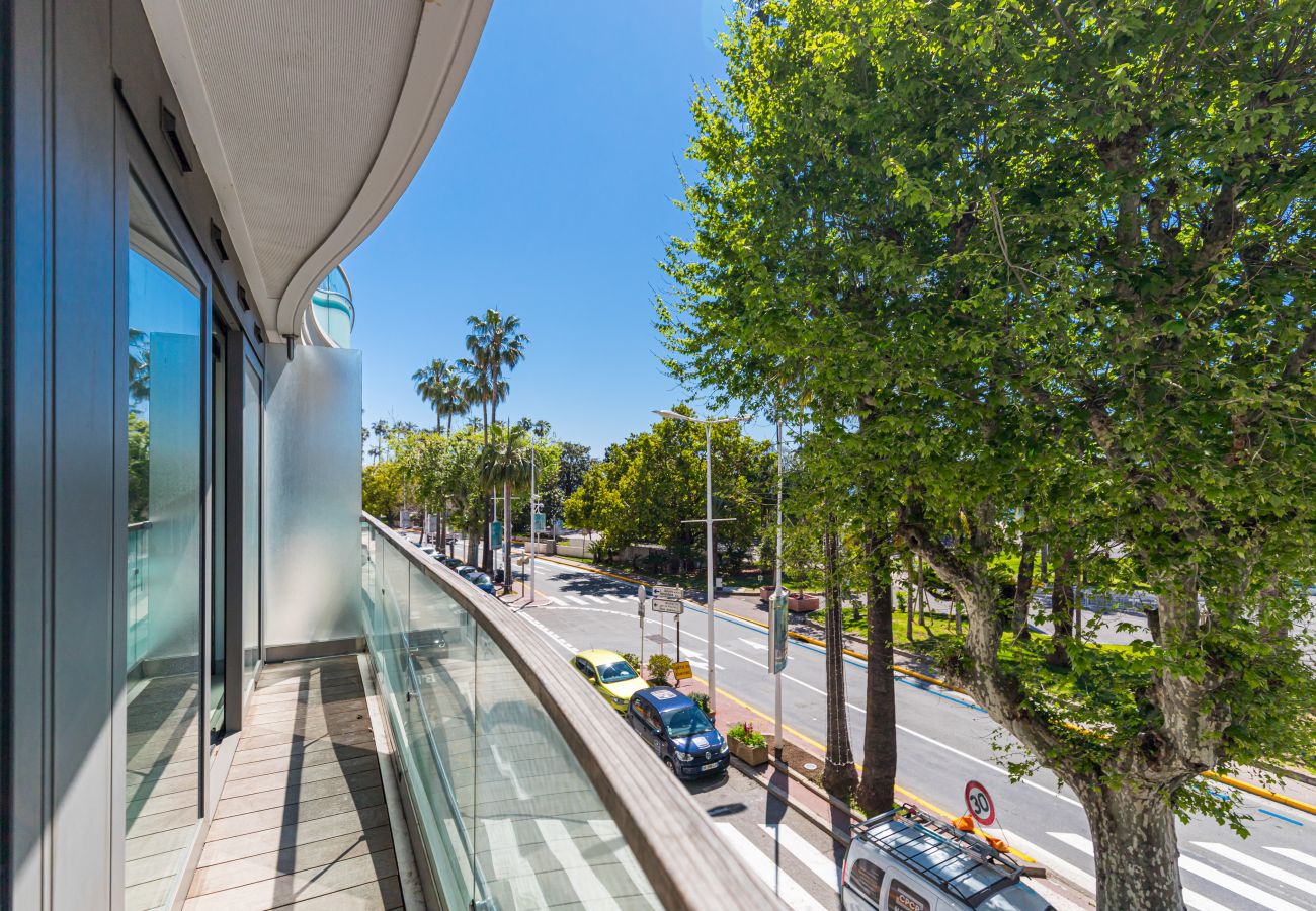 Apartment in Cannes - Large 2 Bdrs in front of the Famous Red Carpet