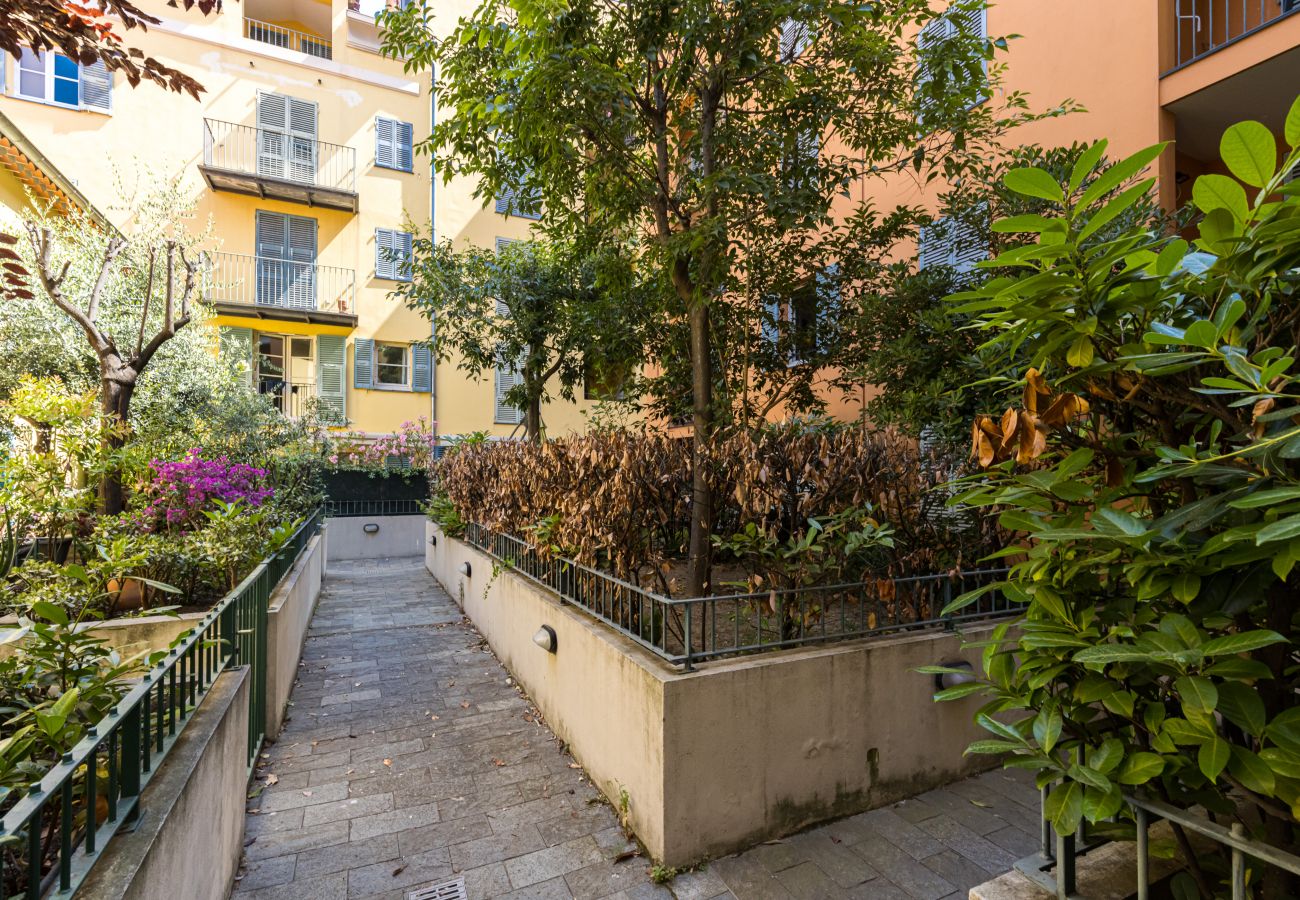 Apartment in Nice - Garibaldi Square - 2 Bdrs & Parking Old Town