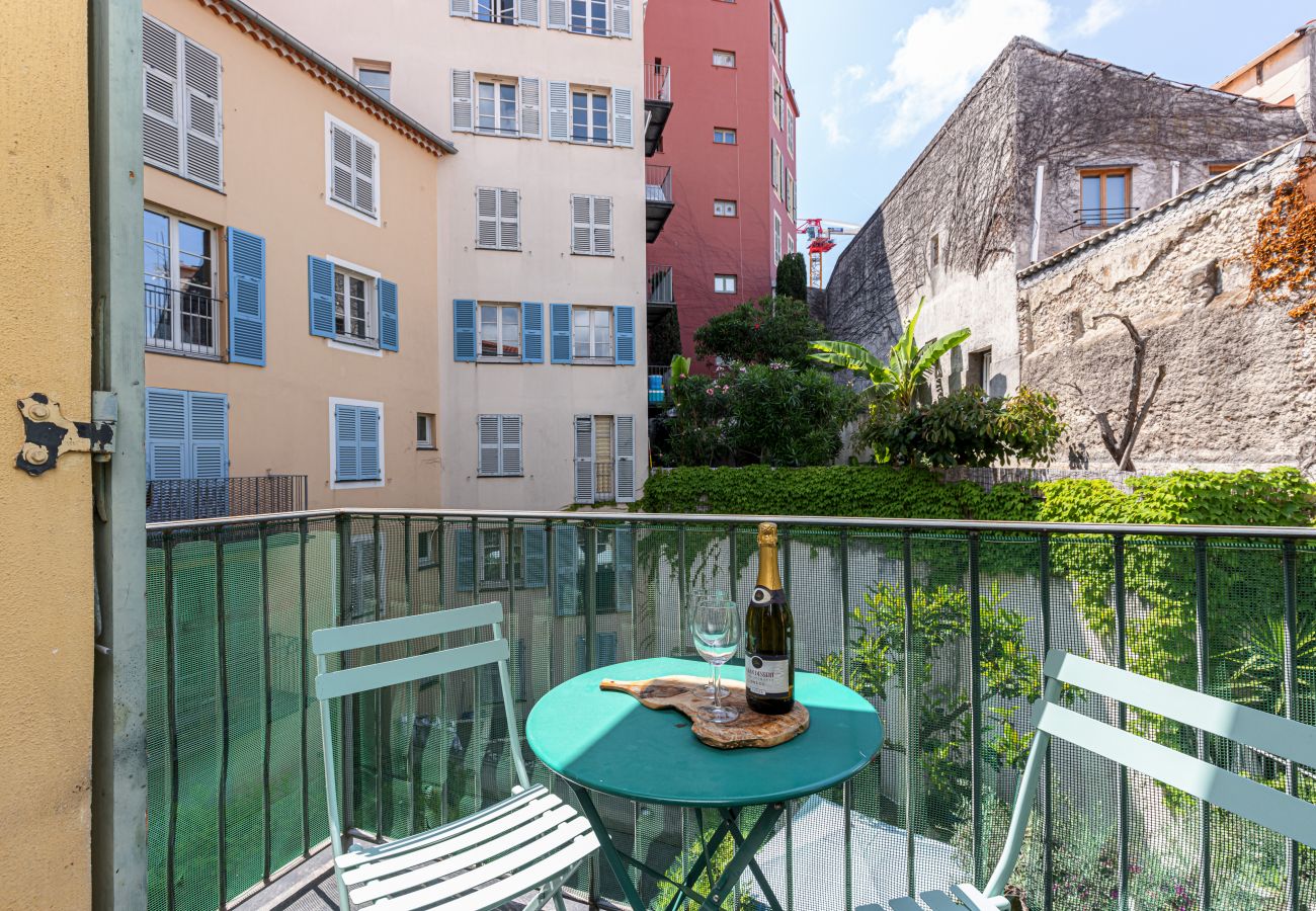 Apartment in Nice - Garibaldi Square - 2 Bdrs & Parking Old Town