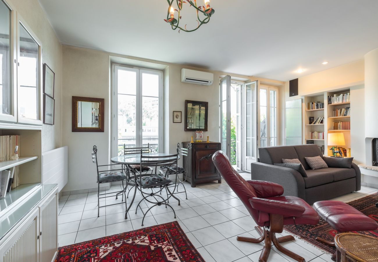 Apartment in Nice - Large 2 Bdrs Downtown - up to 6 pax & AC