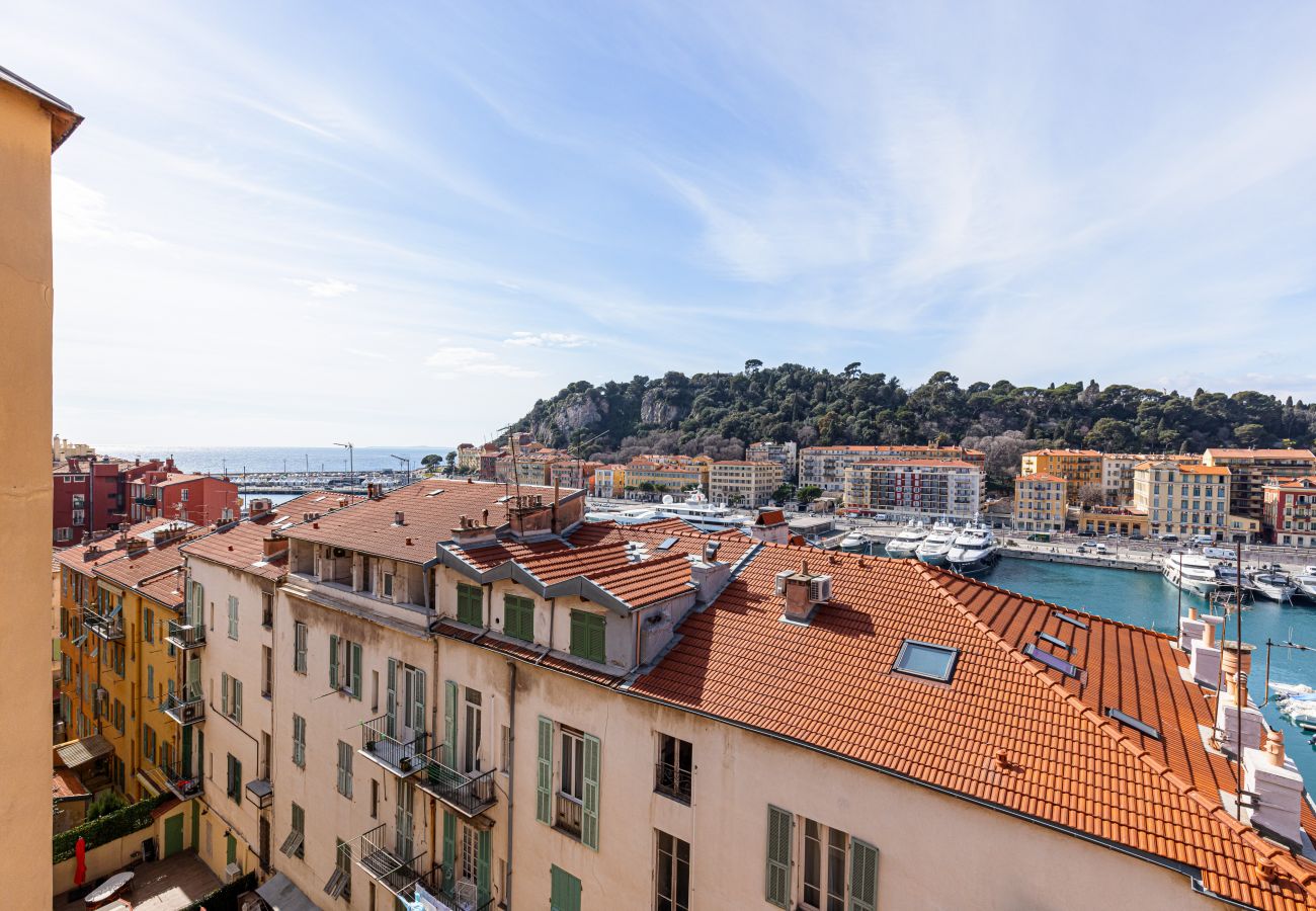 Apartment in Nice - Extraordinary View on Port and Castle Hill - 1 Bdr & Parking