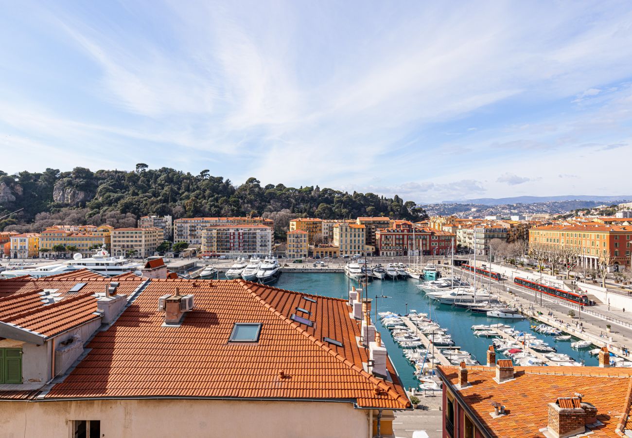 Apartment in Nice - Extraordinary View on Port and Castle Hill - 1 Bdr & Parking