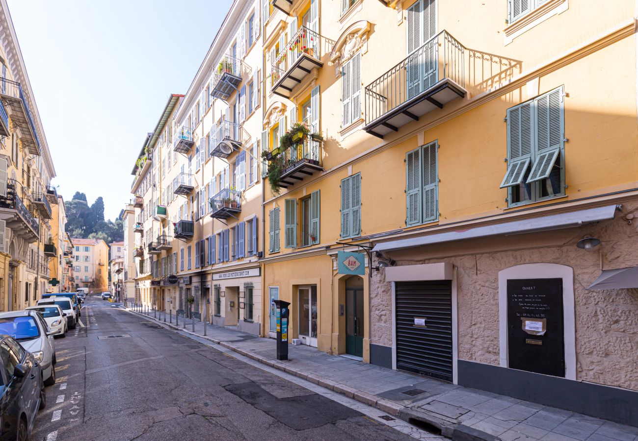 Apartment in Nice - Beautiful 1 Bdr Place du Pin