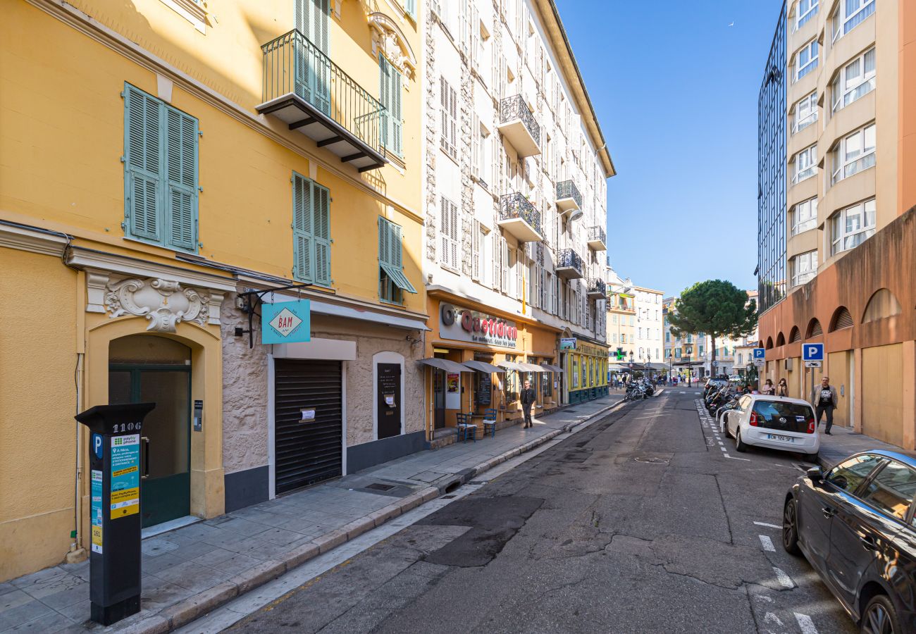 Apartment in Nice - Beautiful 1 Bdr Place du Pin