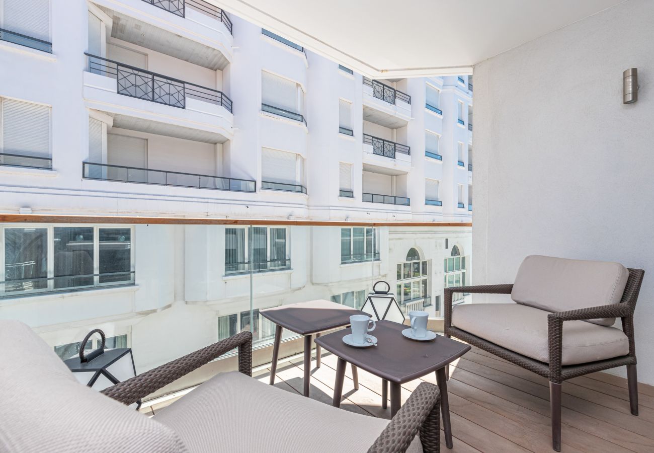 Apartment in Cannes - Magnificent 1 Bdr - 50m from the Palais