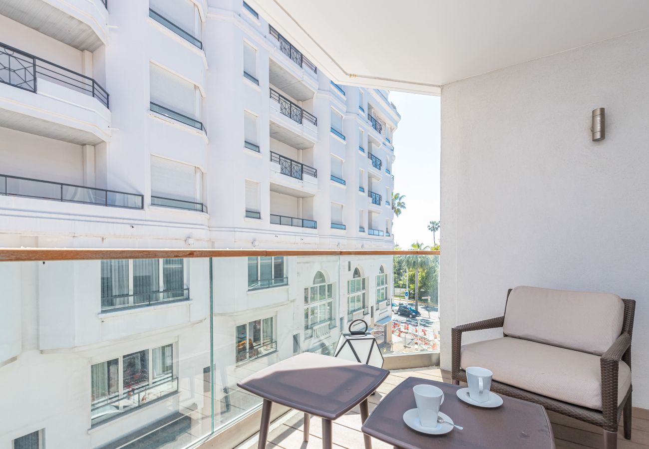 Apartment in Cannes - Magnificent 1 Bdr - 50m from the Palais