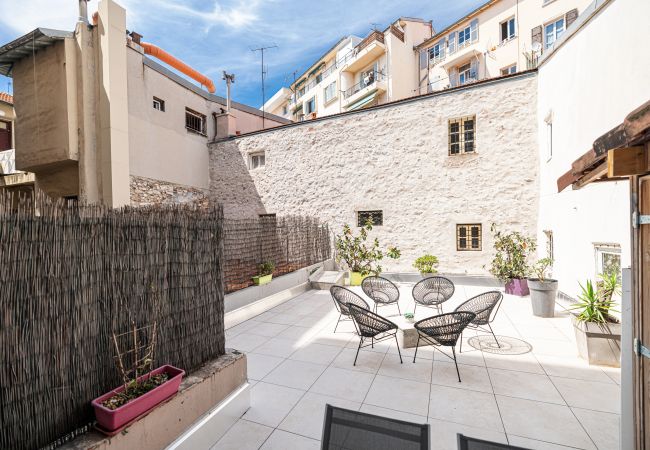 Apartment in Nice - Unique Large 3 Bdrs Garden & Parking Place du Pin Apartment in Nice - Unique Large 3 Bdrs Garden & Parking Place du Pin