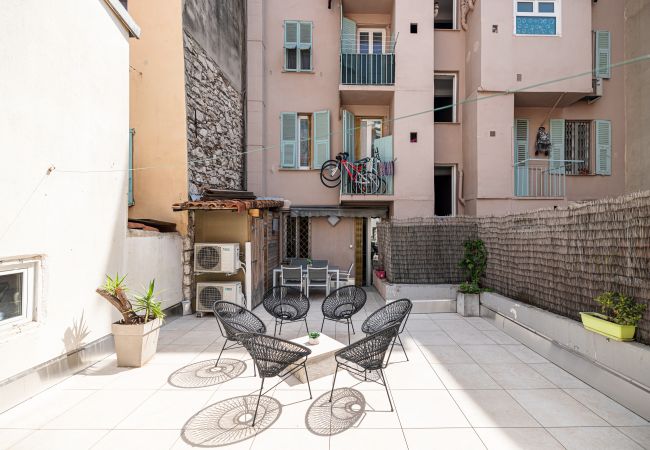 Apartment in Nice - Unique Large 3 Bdrs Garden & Parking Place du Pin Apartment in Nice - Unique Large 3 Bdrs Garden & Parking Place du Pin