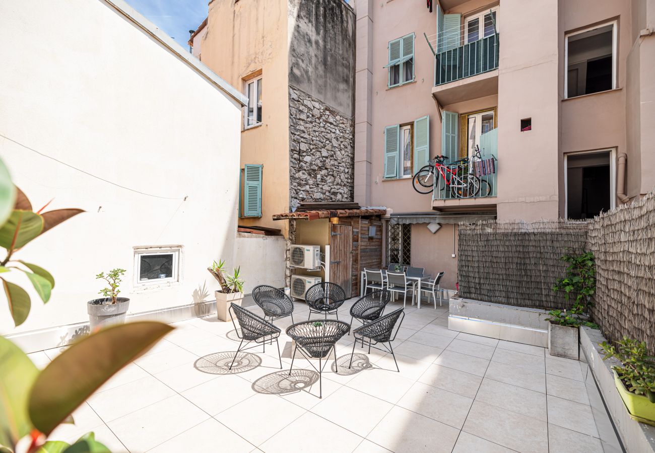 Apartment in Nice - Unique Large 3 Bdrs Garden & Parking - Place du Pin