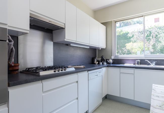Apartment in Villefranche-sur-Mer - Sea View, Park, Swimming Pool & Tennis - 2 Bdr Apartment in Villefranche-sur-Mer - Sea View, Park, Swimming Pool & Tennis - 2 Bdr