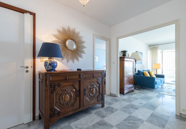 Apartment in Villefranche-sur-Mer - Sea View, Park, Swimming Pool & Tennis - 2 Bdr Apartment in Villefranche-sur-Mer - Sea View, Park, Swimming Pool & Tennis - 2 Bdr