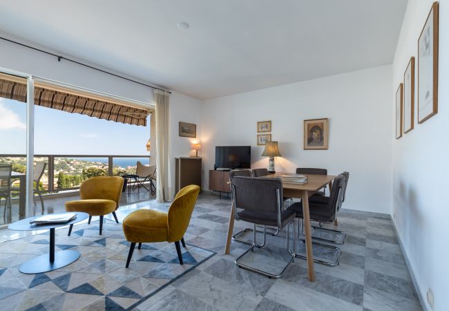 Apartment in Villefranche-sur-Mer - Sea View, Park, Swimming Pool & Tennis - 2 Bdr Apartment in Villefranche-sur-Mer - Sea View, Park, Swimming Pool & Tennis - 2 Bdr