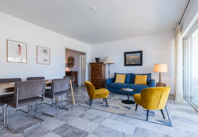 Apartment in Villefranche-sur-Mer - Sea View, Park, Swimming Pool & Tennis - 2 Bdr Apartment in Villefranche-sur-Mer - Sea View, Park, Swimming Pool & Tennis - 2 Bdr