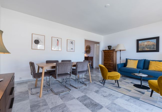 Apartment in Villefranche-sur-Mer - Sea View, Park, Swimming Pool & Tennis - 2 Bdr Apartment in Villefranche-sur-Mer - Sea View, Park, Swimming Pool & Tennis - 2 Bdr