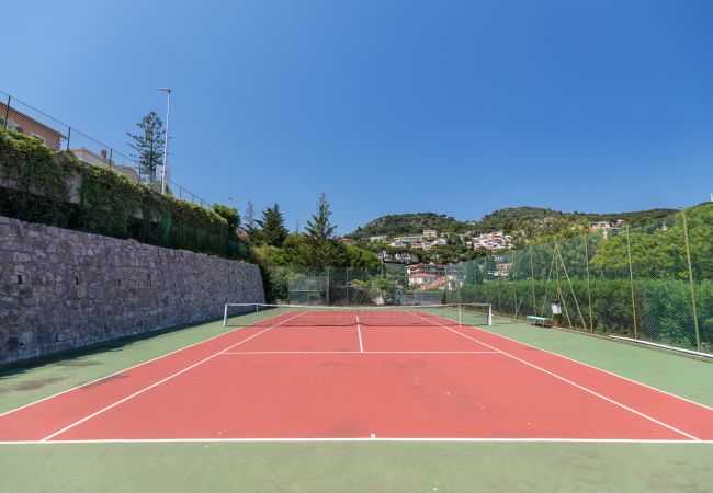 Apartment in Villefranche-sur-Mer - Sea View, Park, Swimming Pool & Tennis - 2 Bdr Apartment in Villefranche-sur-Mer - Sea View, Park, Swimming Pool & Tennis - 2 Bdr