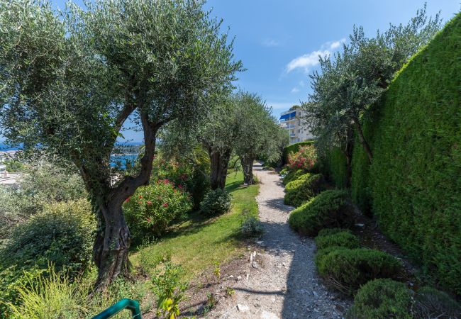 Apartment in Villefranche-sur-Mer - Sea View, Park, Swimming Pool & Tennis - 2 Bdr Apartment in Villefranche-sur-Mer - Sea View, Park, Swimming Pool & Tennis - 2 Bdr