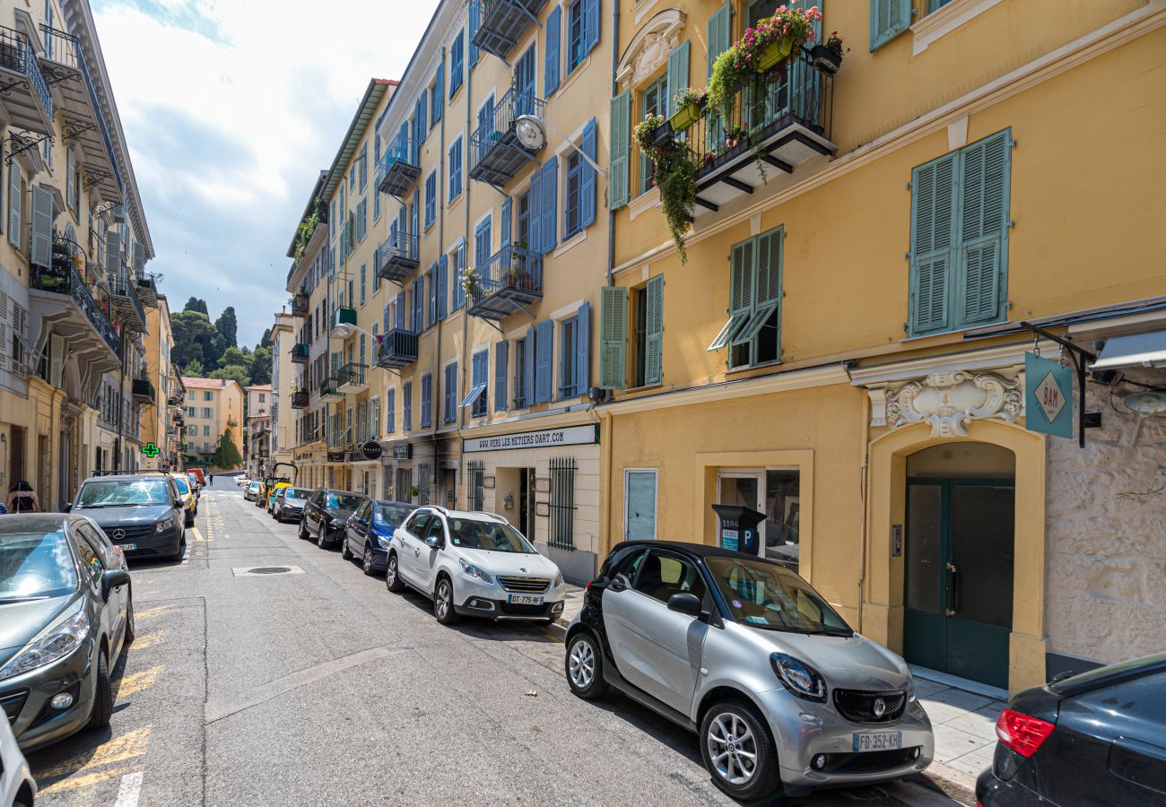 Apartment in Nice - Cozy 1 Bdr Place du Pin - AC & Quiet Balcony