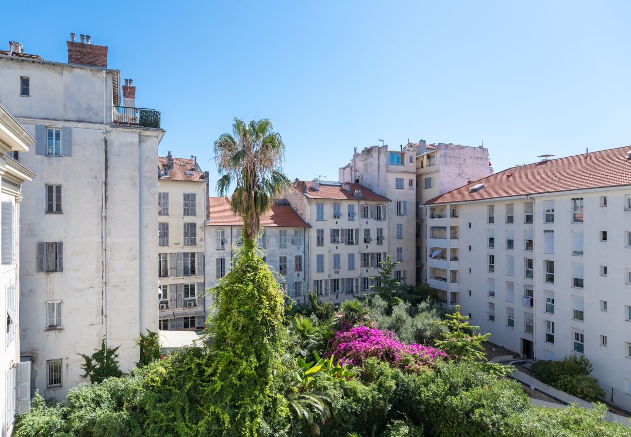 Apartment in Nice - Refined & Cozy 1 Bedroom Downtown - AC