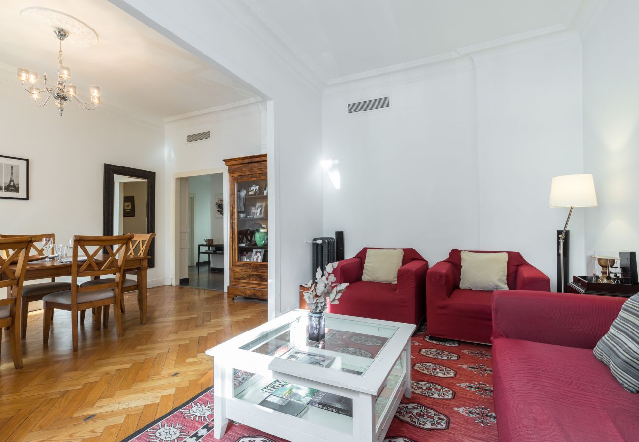 Apartment in Nice - Spacious 2 Bdrs with Garage near Garibaldi