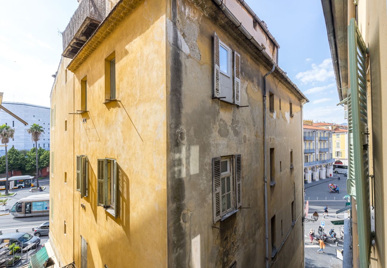 Apartment in Nice - Garibaldi Square - Charming 1 Bdr Old Town AC