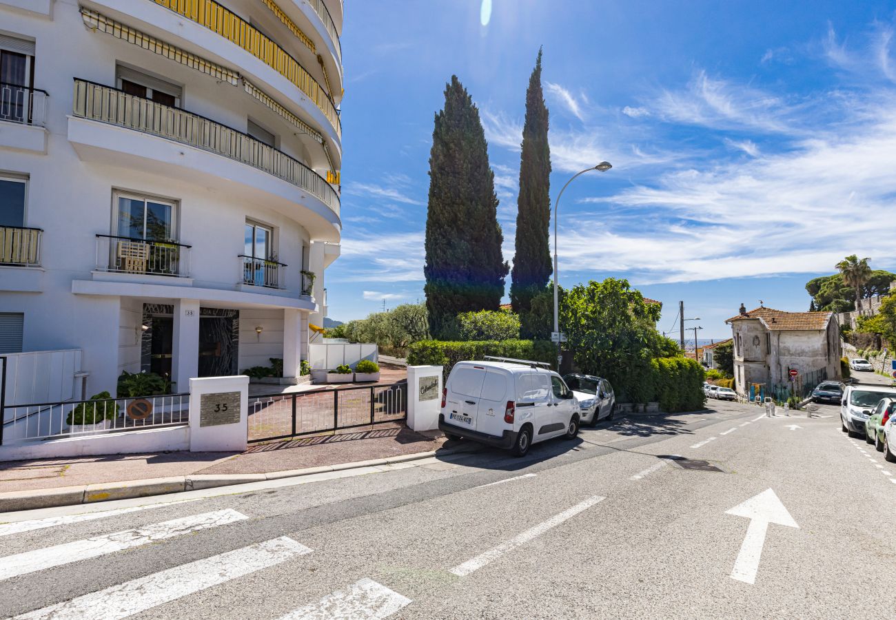 Studio in Nice - Open View - Studio with Garage