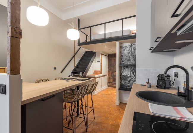 Apartment in Nice - Charming 2 Bdr Old Town - AC Apartment in Nice - Charming 2 Bdr Old Town - AC